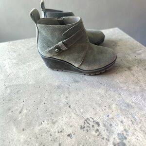 EILEEN FISHER Tinker suede wedge ankle booties in a dark moss olive color
